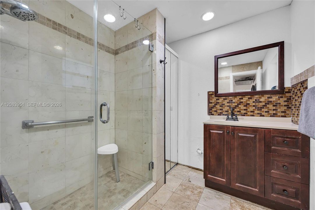 En Venta: $579,000 (3 camas, 2 baños, 1580 Pies cuadrados)