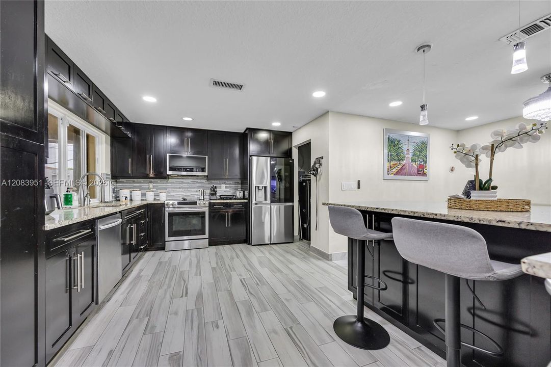En Venta: $579,000 (3 camas, 2 baños, 1580 Pies cuadrados)