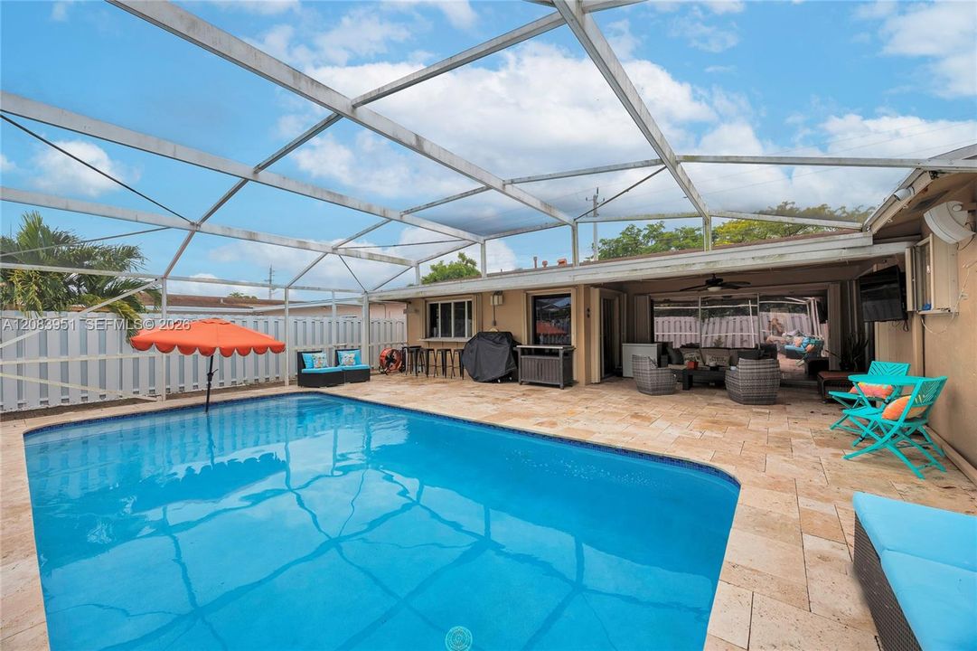 En Venta: $579,000 (3 camas, 2 baños, 1580 Pies cuadrados)