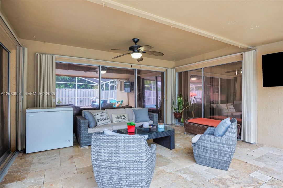 En Venta: $579,000 (3 camas, 2 baños, 1580 Pies cuadrados)