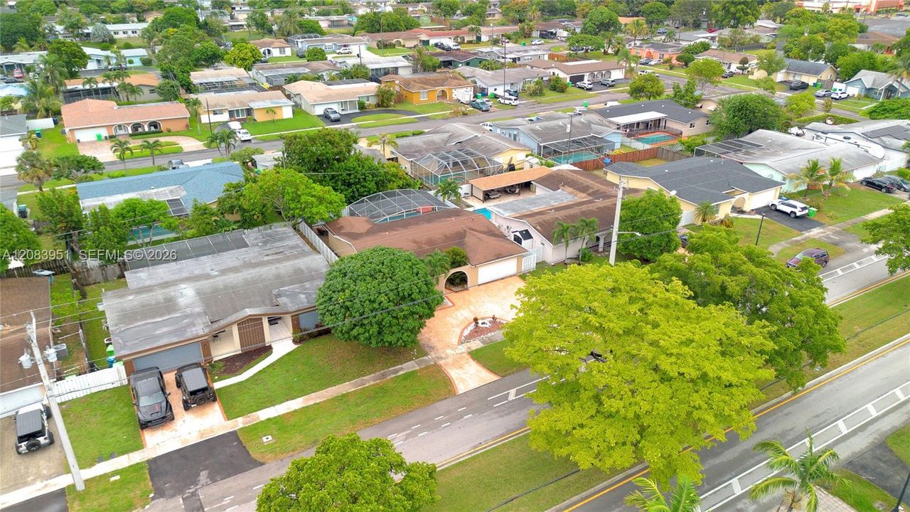 En Venta: $579,000 (3 camas, 2 baños, 1580 Pies cuadrados)