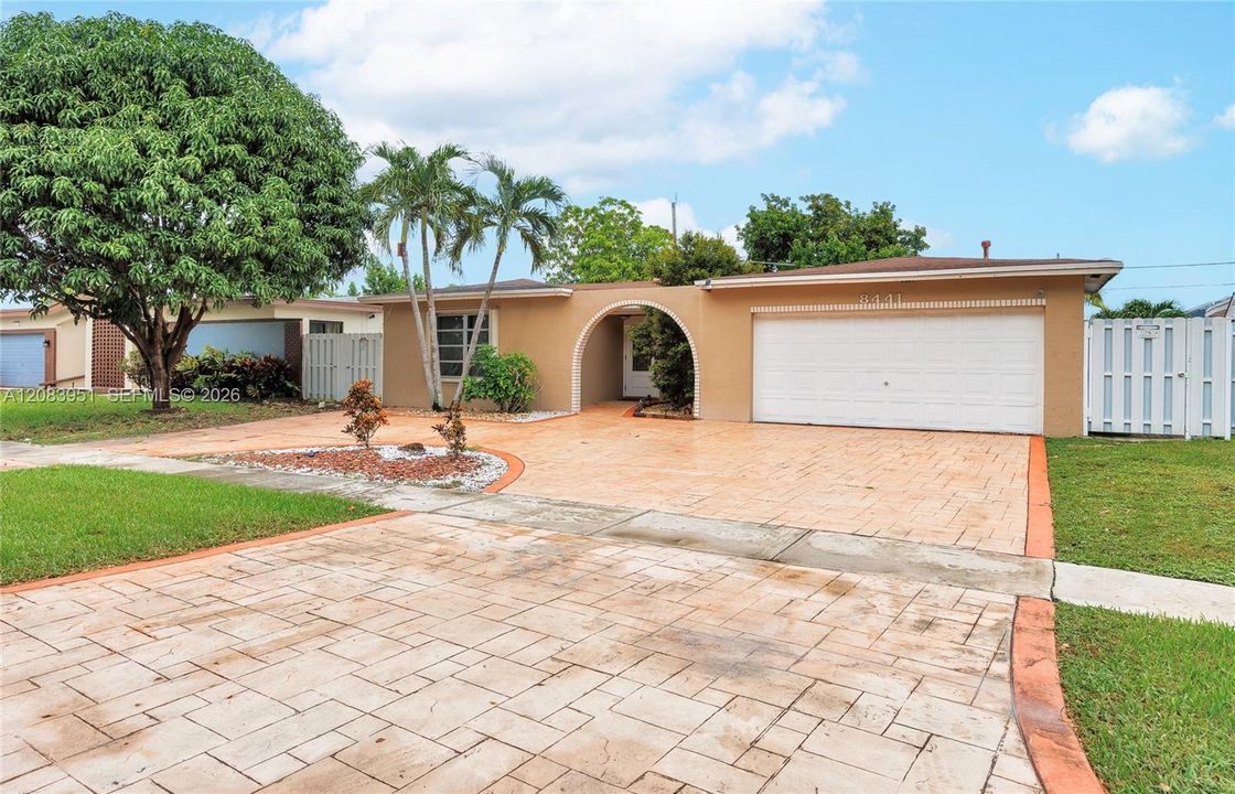 En Venta: $579,000 (3 camas, 2 baños, 1580 Pies cuadrados)