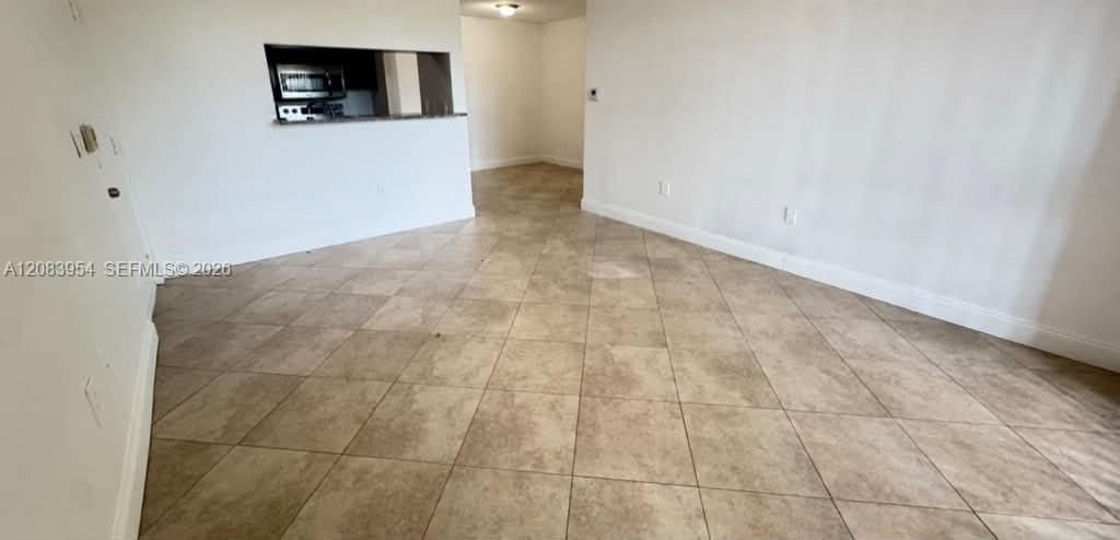 For Rent: $1,750 (1 beds, 1 baths, 698 Square Feet)
