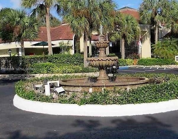 For Rent: $1,750 (1 beds, 1 baths, 698 Square Feet)