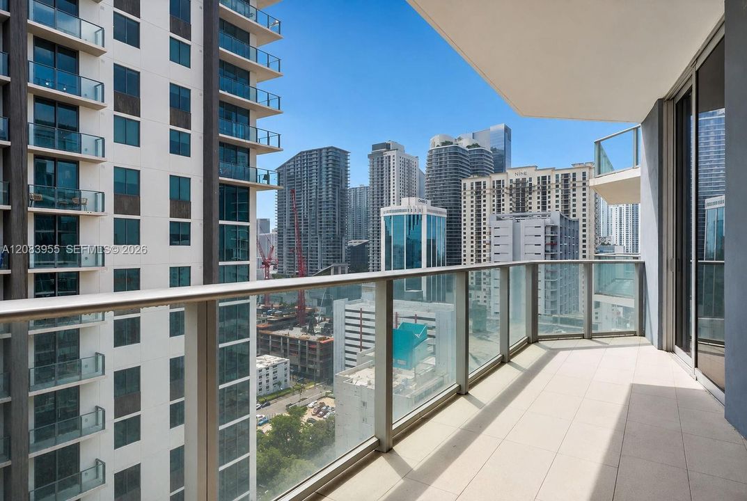 For Sale: $458,000 (1 beds, 1 baths, 766 Square Feet)