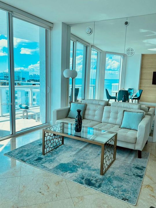 For Rent: $4,600 (1 beds, 1 baths, 818 Square Feet)
