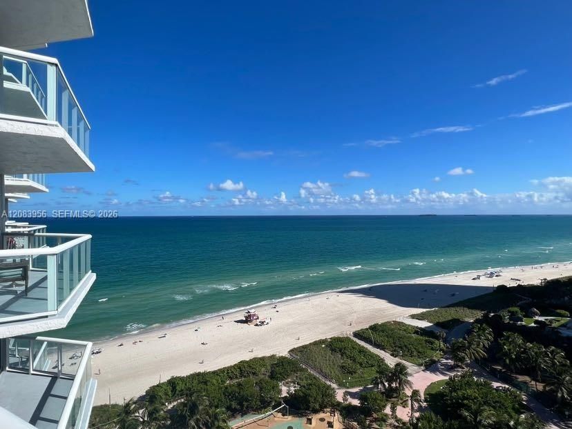 For Rent: $4,600 (1 beds, 1 baths, 818 Square Feet)
