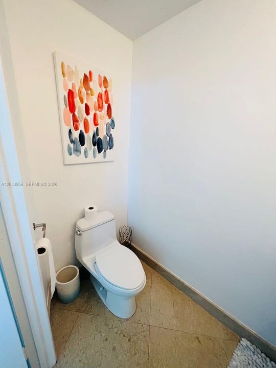 For Rent: $4,600 (1 beds, 1 baths, 818 Square Feet)