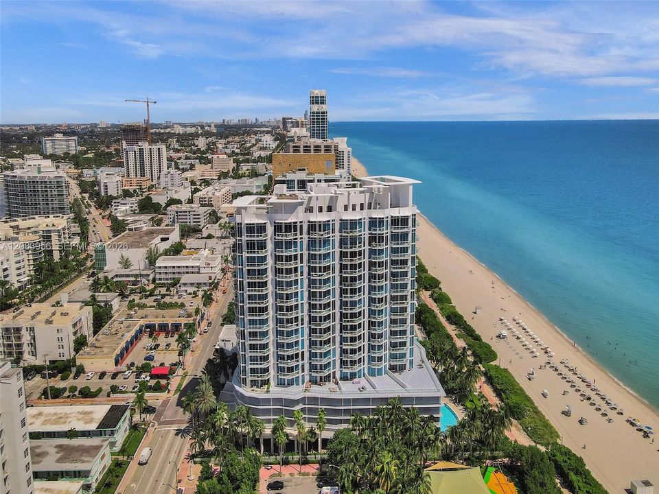 For Rent: $4,600 (1 beds, 1 baths, 818 Square Feet)