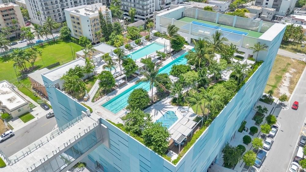 На продажу: $1,200,000 (2 спален, 2 ванн, 1134 Квадратных фут)