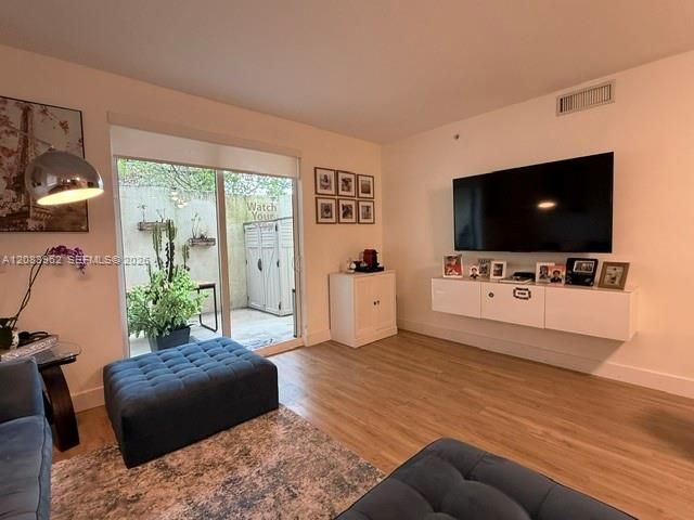 В аренду: $3,200 (2 спален, 2 ванн, 1162 Квадратных фут)