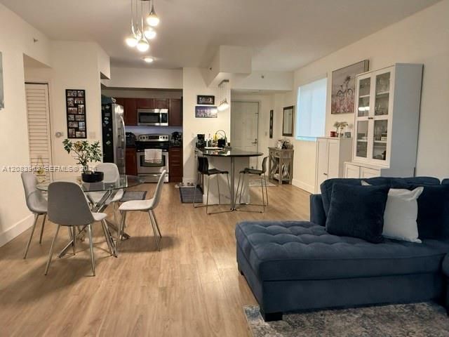 В аренду: $3,200 (2 спален, 2 ванн, 1162 Квадратных фут)