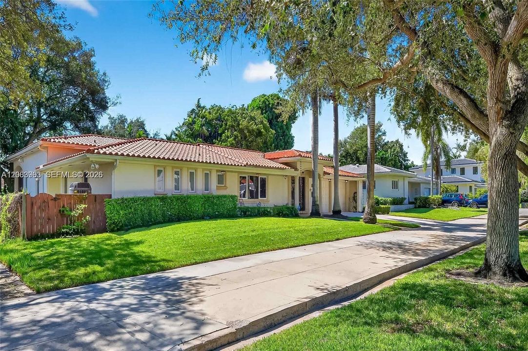 For Sale: $2,665,000 (4 beds, 3 baths, 3611 Square Feet)