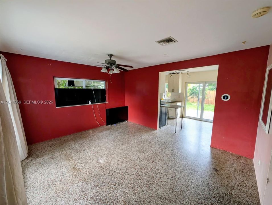На продажу: $424,900 (2 спален, 2 ванн, 855 Квадратных фут)