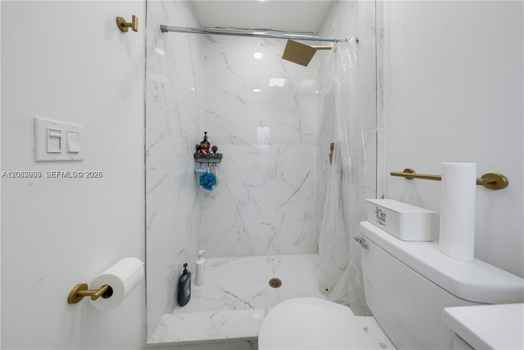 На продажу: $424,900 (2 спален, 2 ванн, 855 Квадратных фут)