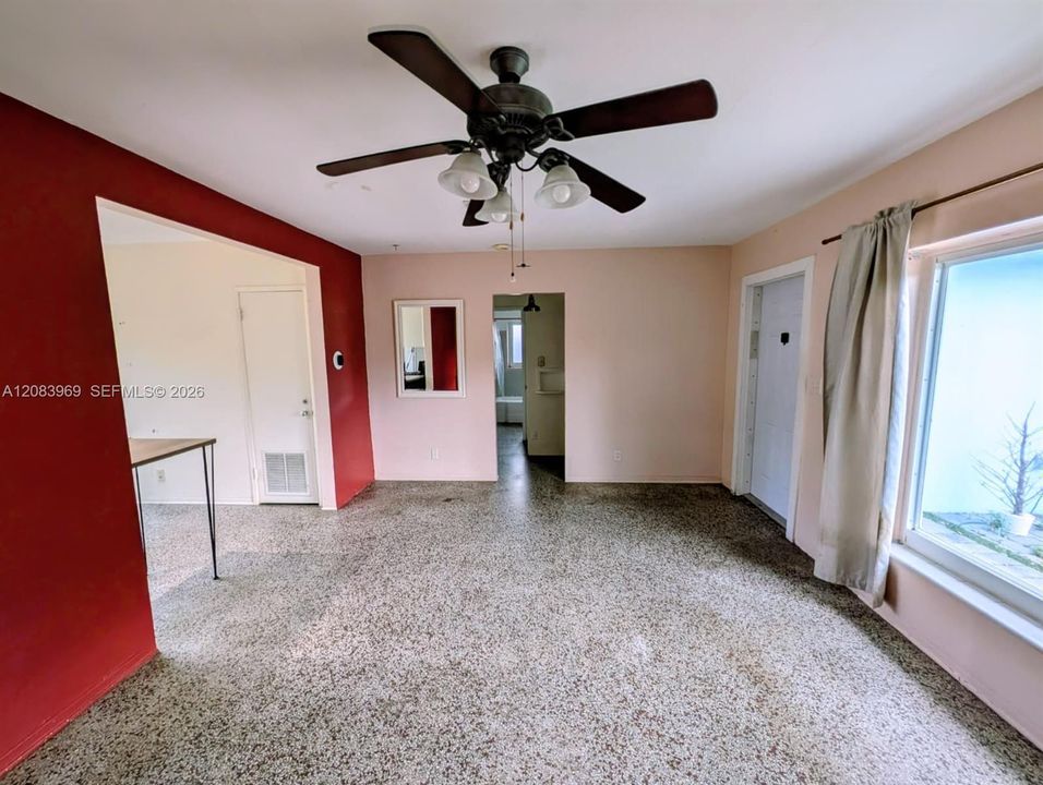 На продажу: $424,900 (2 спален, 2 ванн, 855 Квадратных фут)