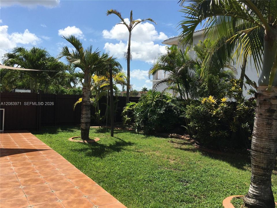 For Rent: $3,800 (3 beds, 2 baths, 2089 Square Feet)