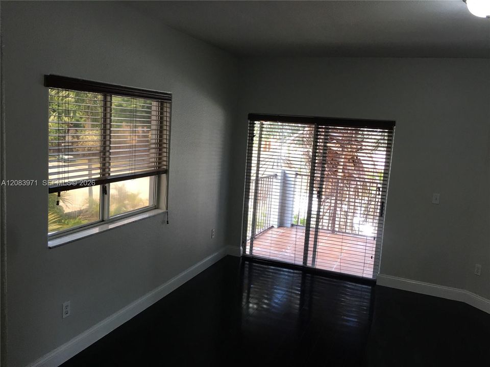 For Rent: $3,800 (3 beds, 2 baths, 2089 Square Feet)