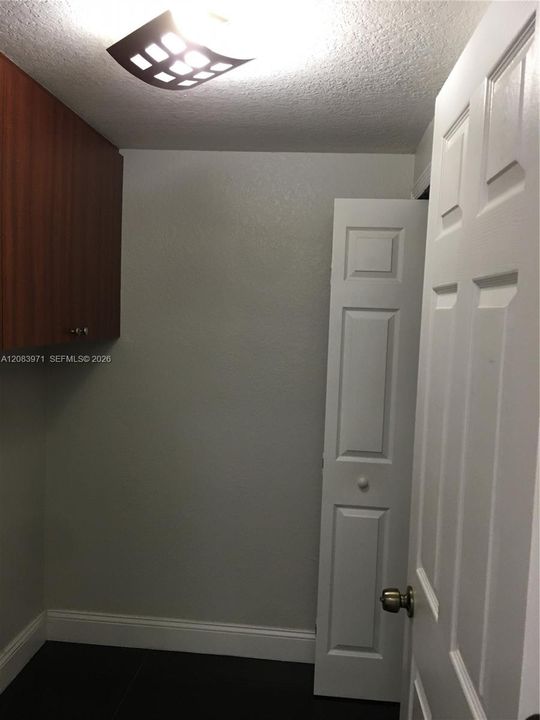 For Rent: $3,800 (3 beds, 2 baths, 2089 Square Feet)