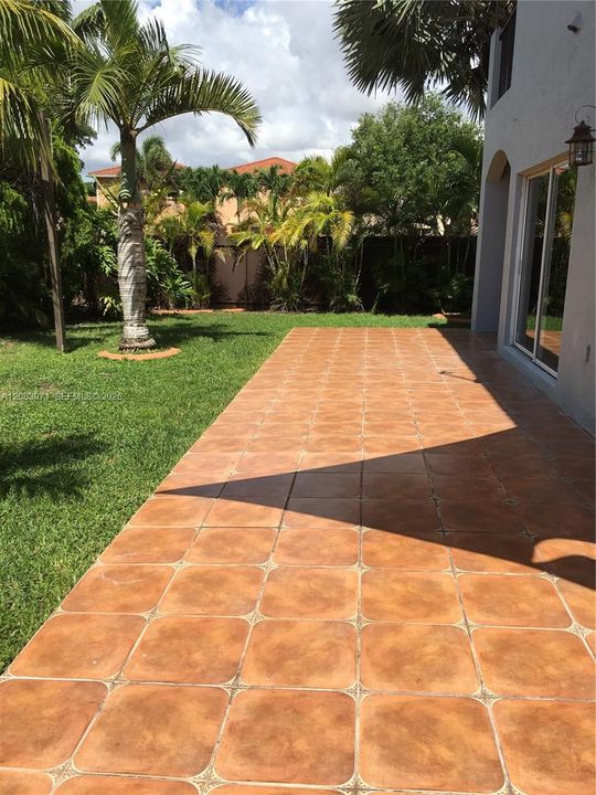 For Rent: $3,800 (3 beds, 2 baths, 2089 Square Feet)