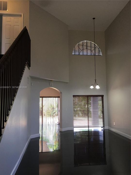 For Rent: $3,800 (3 beds, 2 baths, 2089 Square Feet)