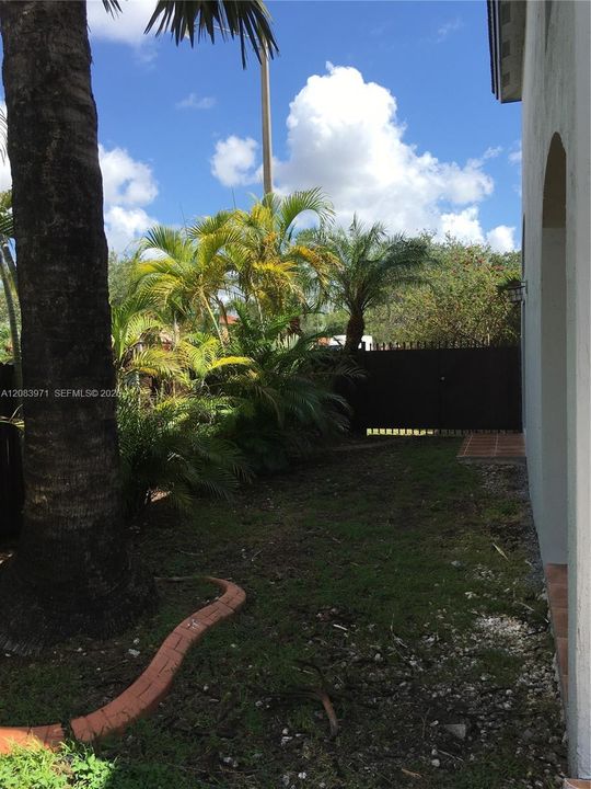 For Rent: $3,800 (3 beds, 2 baths, 2089 Square Feet)
