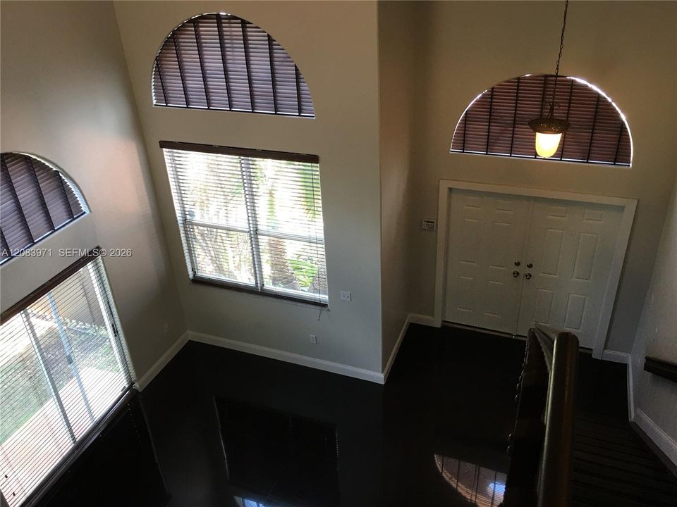 For Rent: $3,800 (3 beds, 2 baths, 2089 Square Feet)