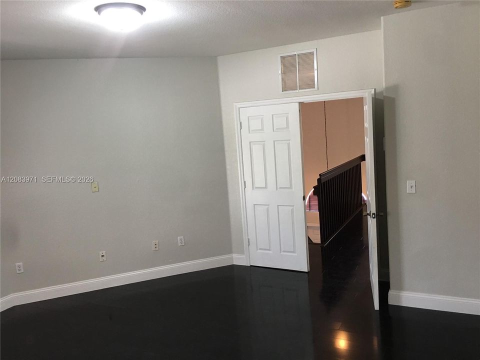 For Rent: $3,800 (3 beds, 2 baths, 2089 Square Feet)