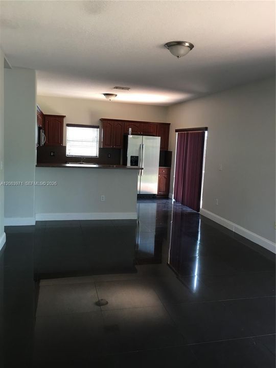 For Rent: $3,800 (3 beds, 2 baths, 2089 Square Feet)
