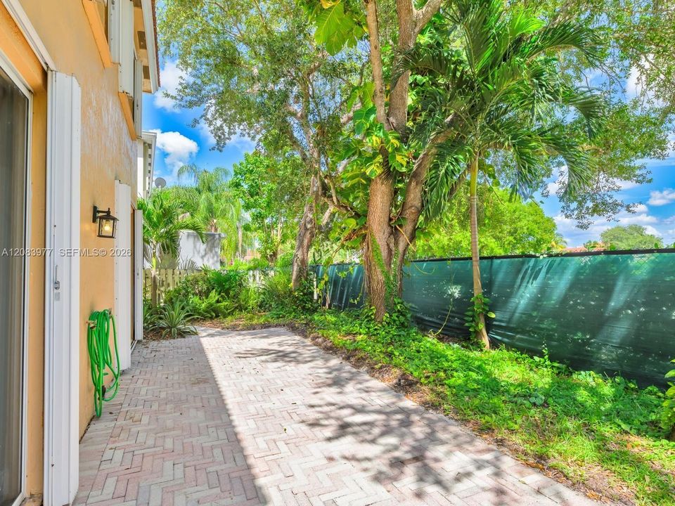 В аренду: $5,700 (4 спален, 2 ванн, 1582 Квадратных фут)