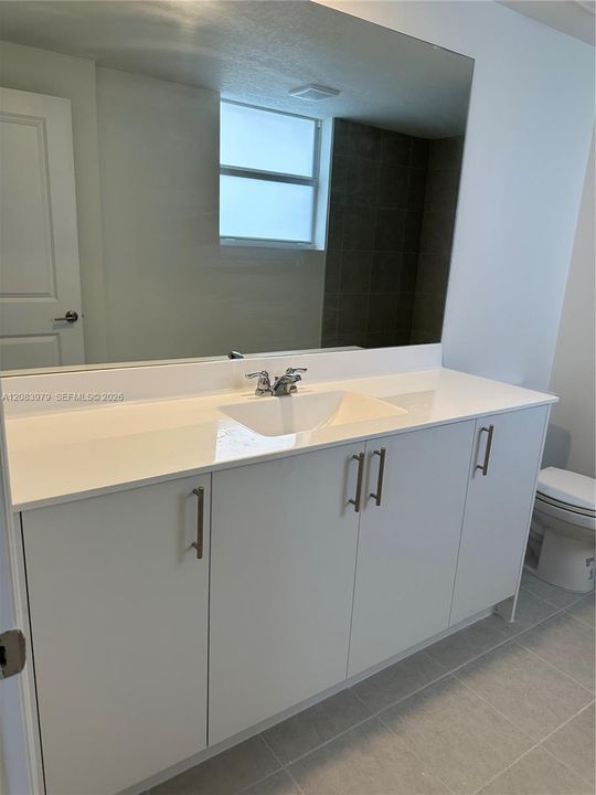 Principal Bedroom Bathroom
