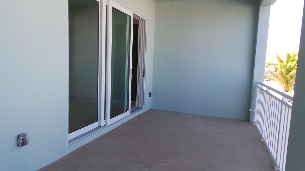 Alton Balcony