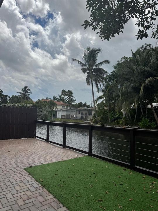 For Rent: $3,400 (3 beds, 2 baths, 1700 Square Feet)