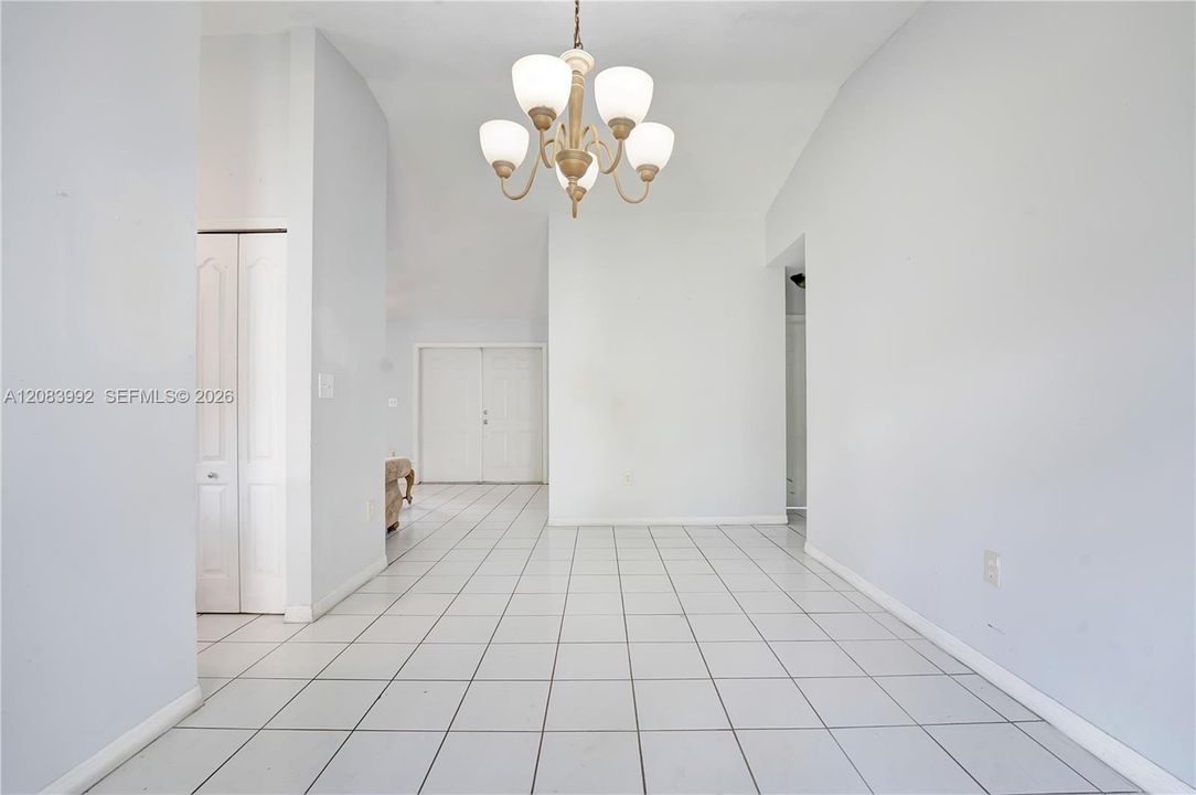 En Venta: $600,000 (4 camas, 2 baños, 1614 Pies cuadrados)