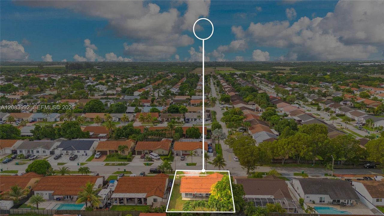En Venta: $600,000 (4 camas, 2 baños, 1614 Pies cuadrados)