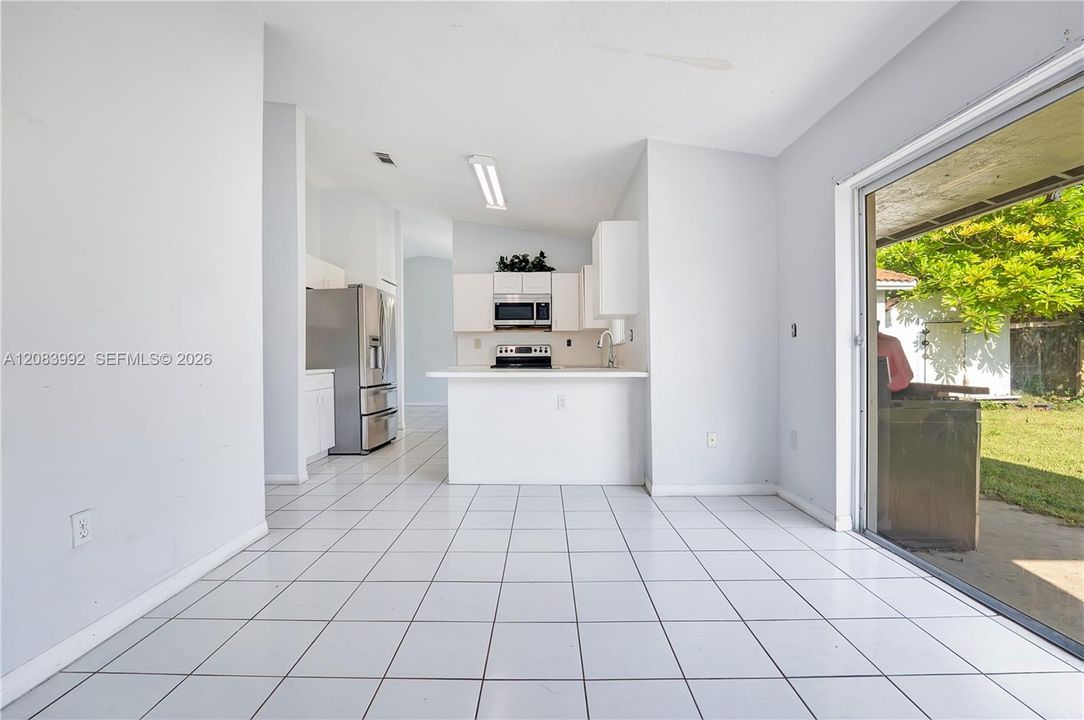 En Venta: $600,000 (4 camas, 2 baños, 1614 Pies cuadrados)