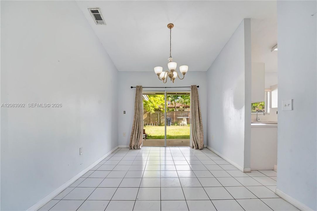 En Venta: $600,000 (4 camas, 2 baños, 1614 Pies cuadrados)