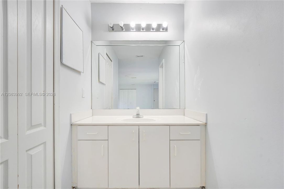 En Venta: $600,000 (4 camas, 2 baños, 1614 Pies cuadrados)