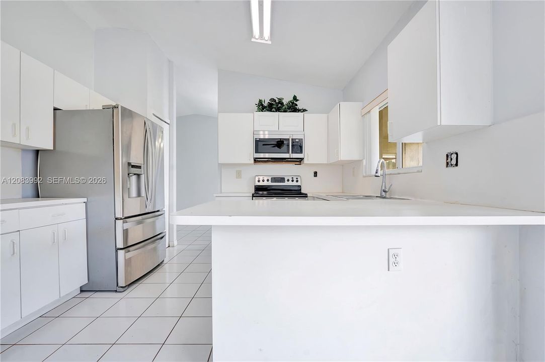 En Venta: $600,000 (4 camas, 2 baños, 1614 Pies cuadrados)