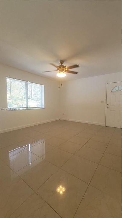 For Rent: $1,650 (1 beds, 1 baths, 600 Square Feet)