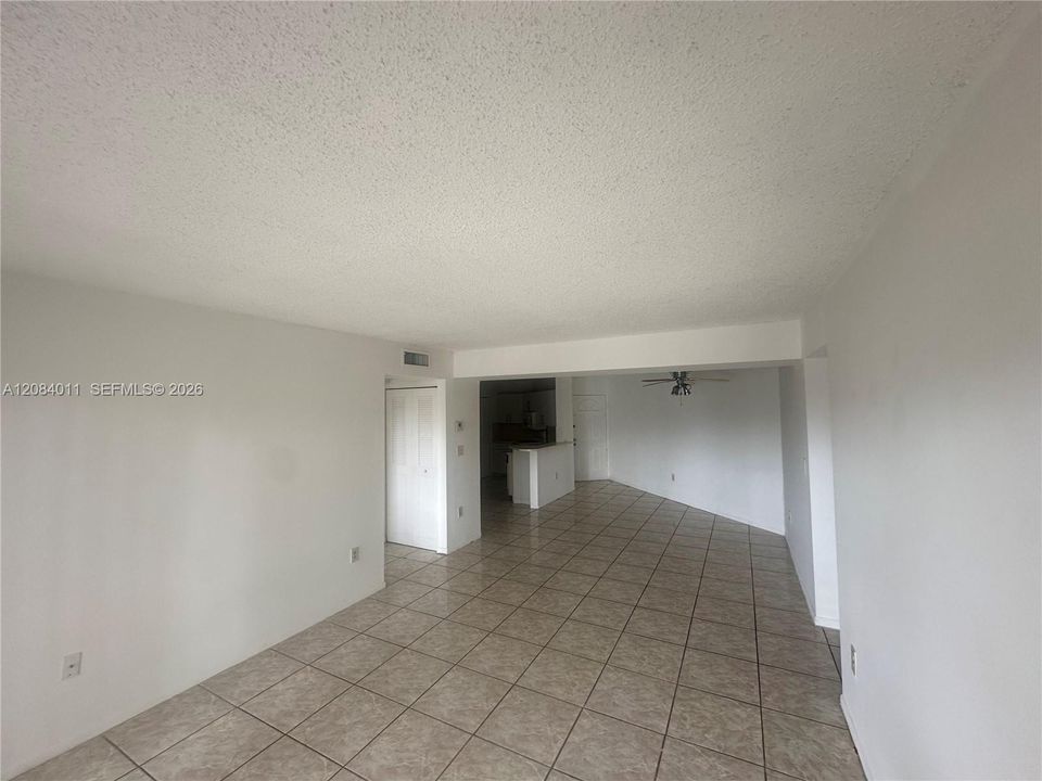 For Rent: $2,300 (2 beds, 2 baths, 950 Square Feet)