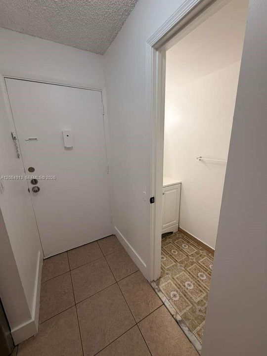 For Rent: $2,200 (2 beds, 1 baths, 1000 Square Feet)
