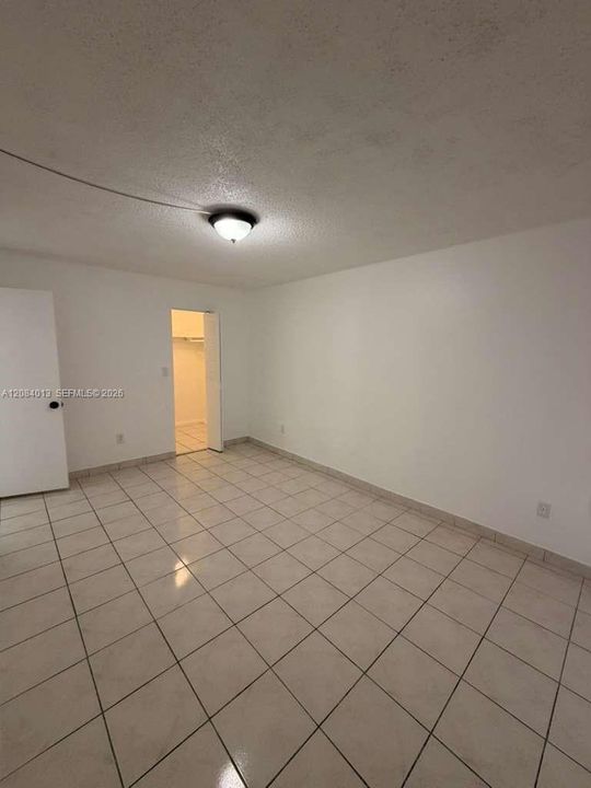 For Rent: $2,200 (2 beds, 1 baths, 1000 Square Feet)