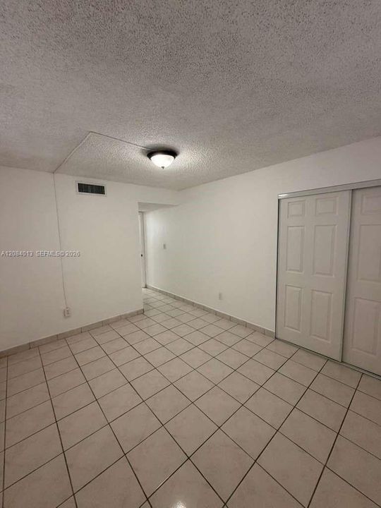 For Rent: $2,200 (2 beds, 1 baths, 1000 Square Feet)