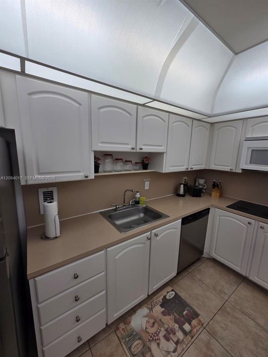 На продажу: $440,000 (1 спален, 1 ванн, 812 Квадратных фут)
