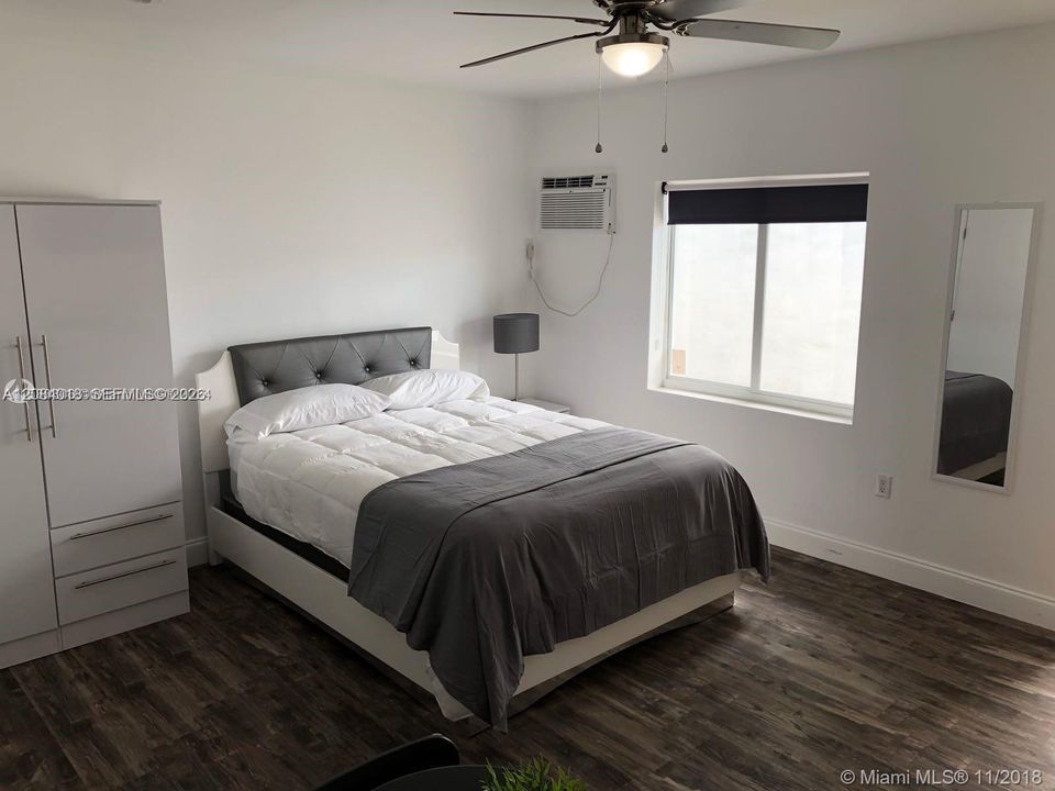 For Rent: $1,800 (1 beds, 1 baths, 350 Square Feet)