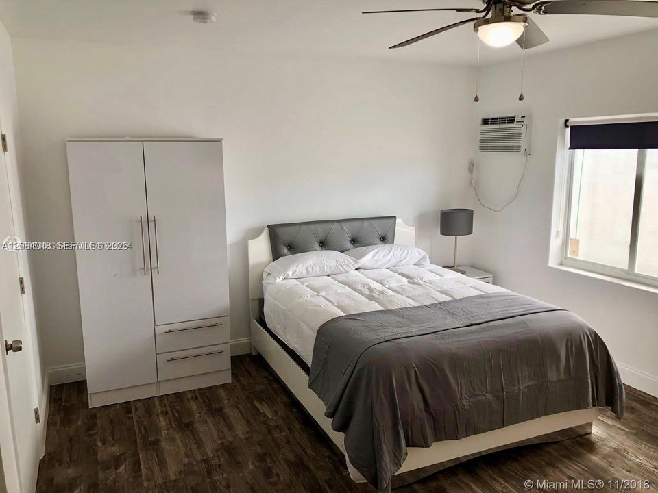 For Rent: $1,800 (1 beds, 1 baths, 350 Square Feet)