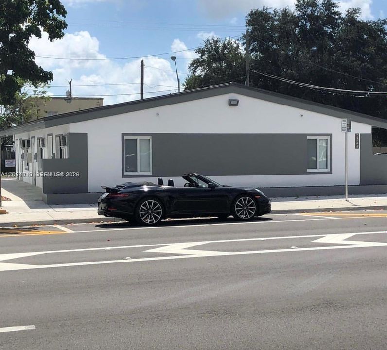 For Rent: $1,800 (1 beds, 1 baths, 350 Square Feet)