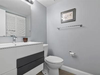 1020 east point towers 2