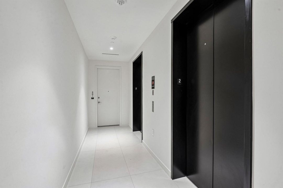 3-web-or-mls-Biscayne Blvd 201-S0409-003